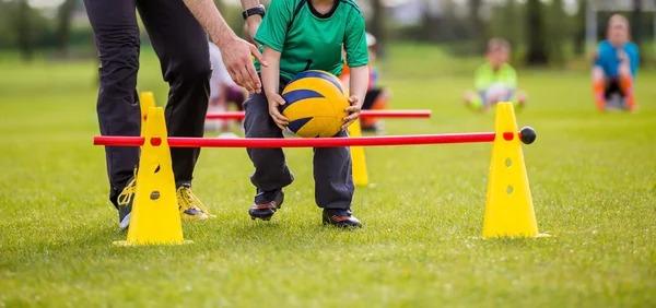 《小联盟球员的微薄薪酬：追逐梦想背后的现实困局》